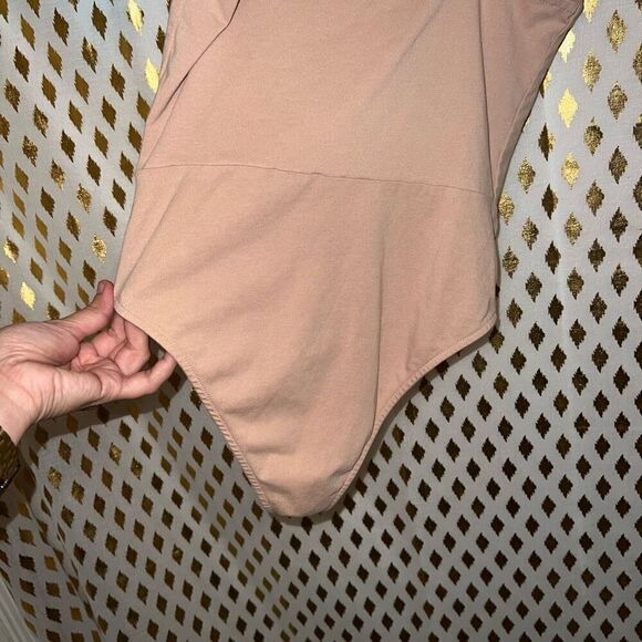 Nude low cut corset style bodysuit size S - Picture 3 of 4